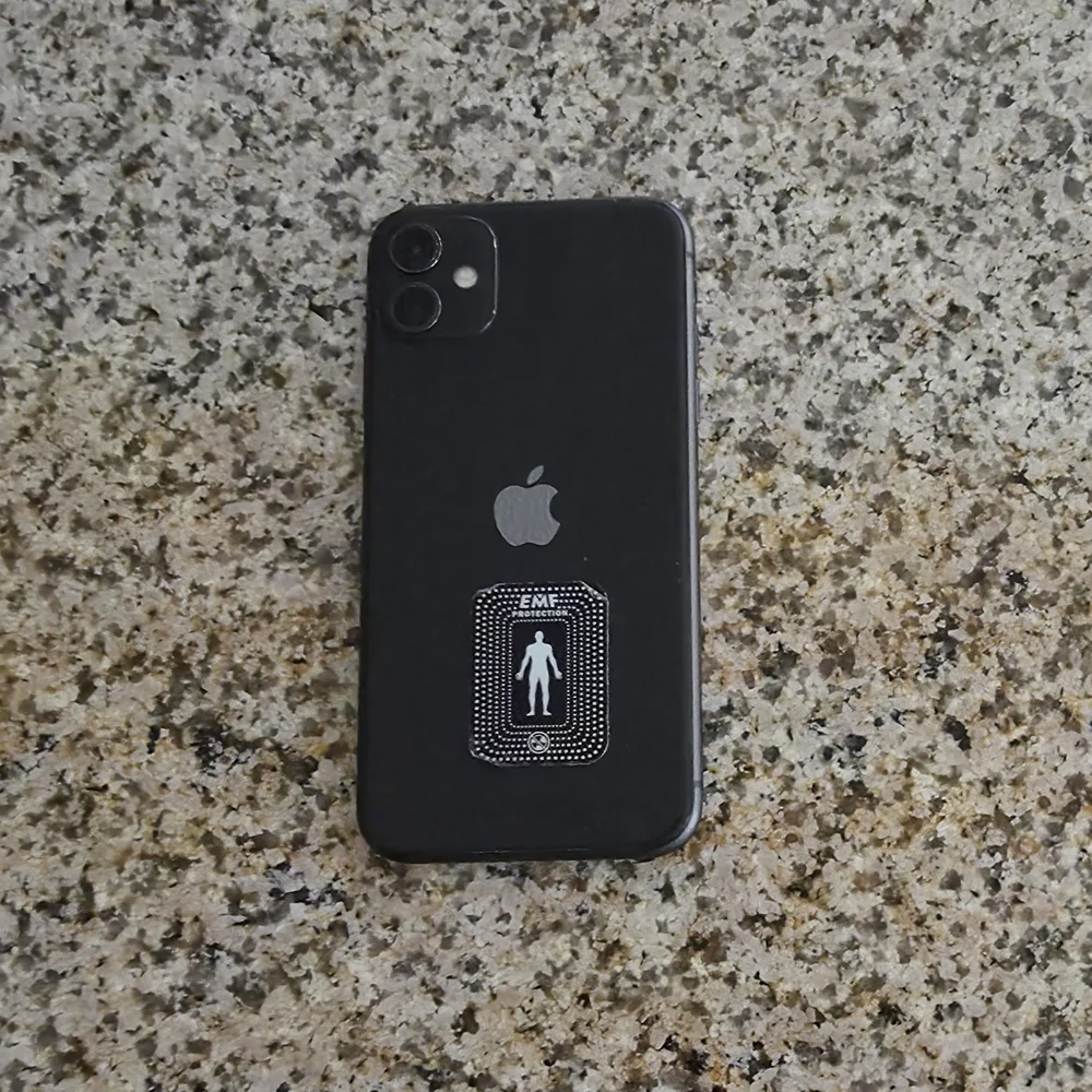 Apple iPhone 11 - Picture 2 of 2